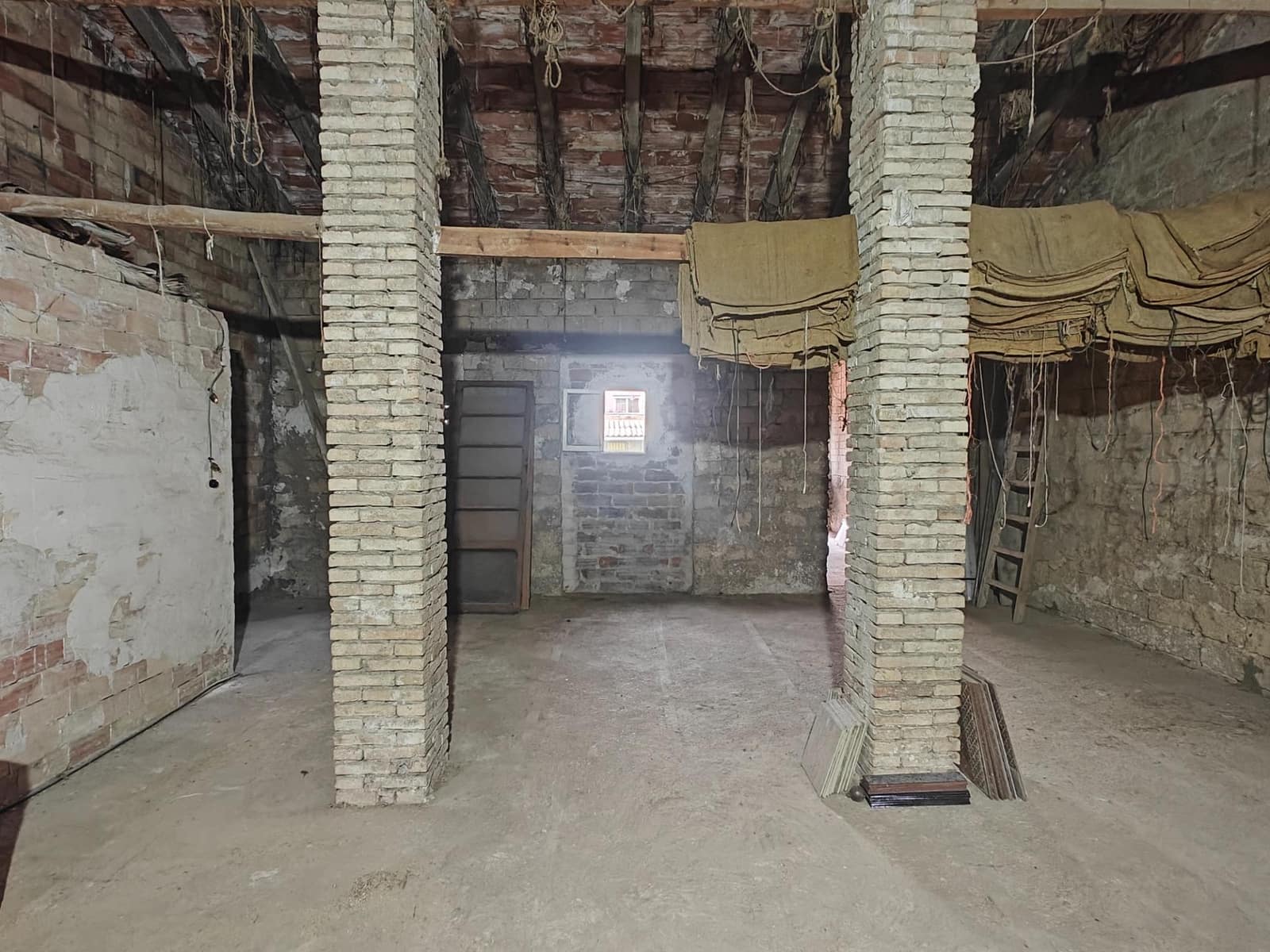 4 slaapkamer Huis te koop in Bunol - € 155.000 (Ref: 9427128)