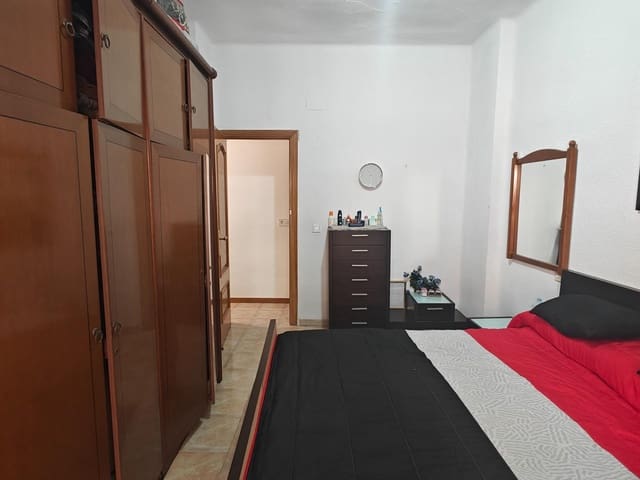 5 quarto Apartamento para venda em Buñol - 70 000 € (Ref: 9472922)