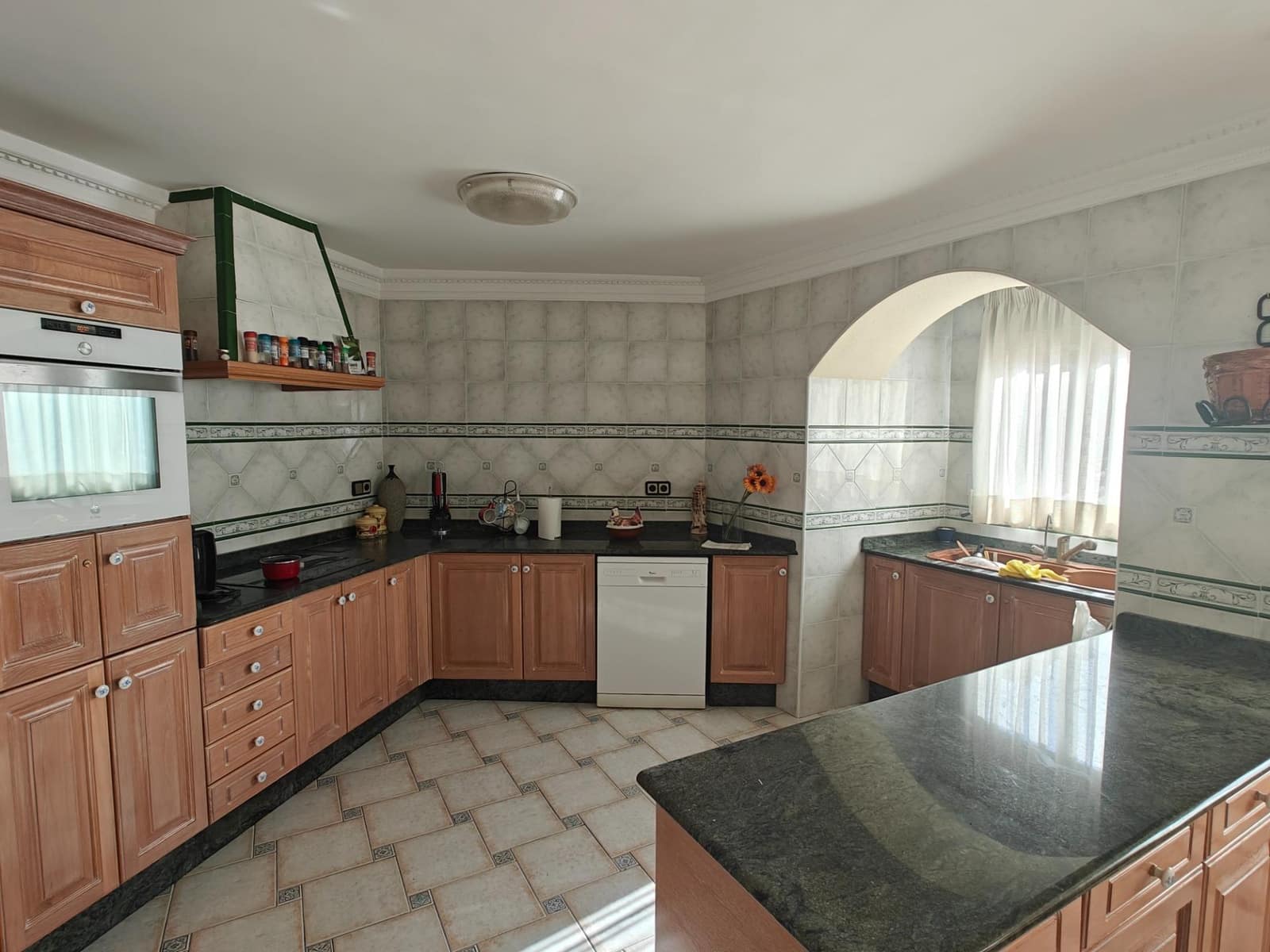 3 makuuhuone Omakotitalo myytävänä paikassa Bunol mukana 
autotalli - 220 000 € (Ref: 9516001)