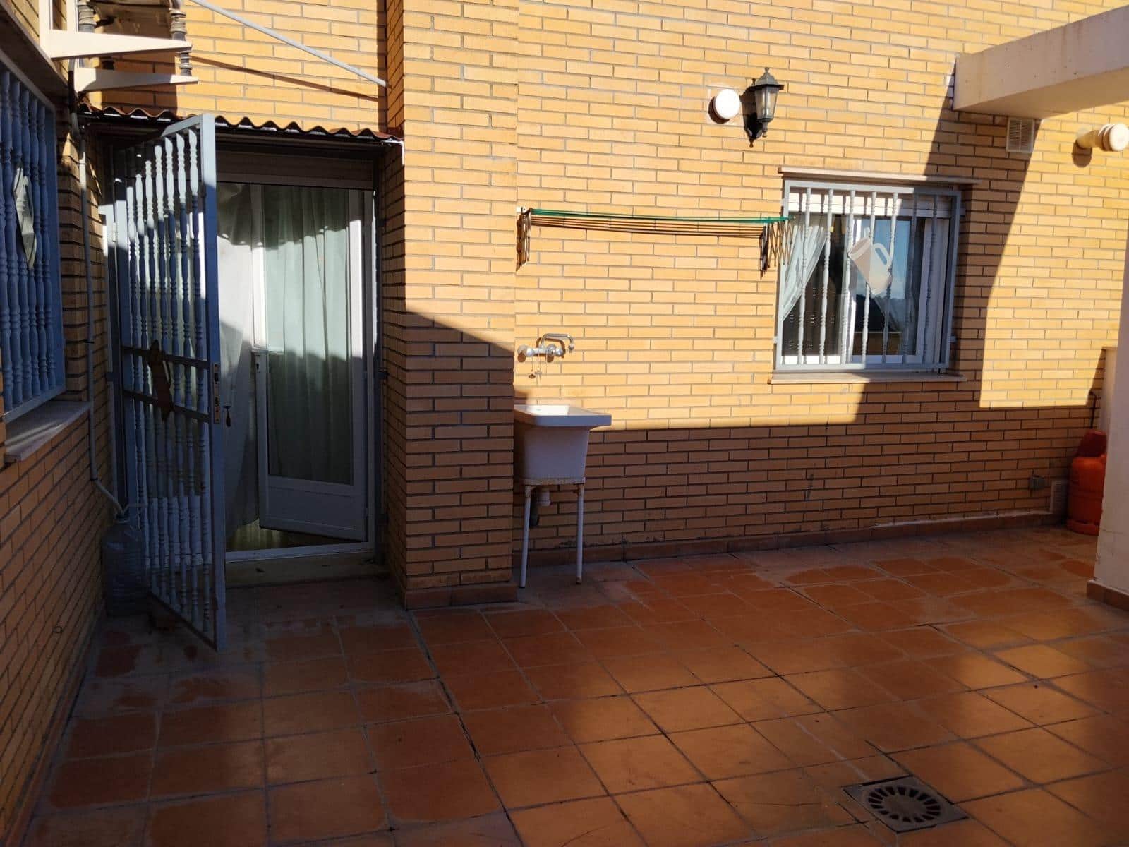 2 Zimmer Penthouse zu vermieten in Bunol - 750 € (Ref: 9518841)