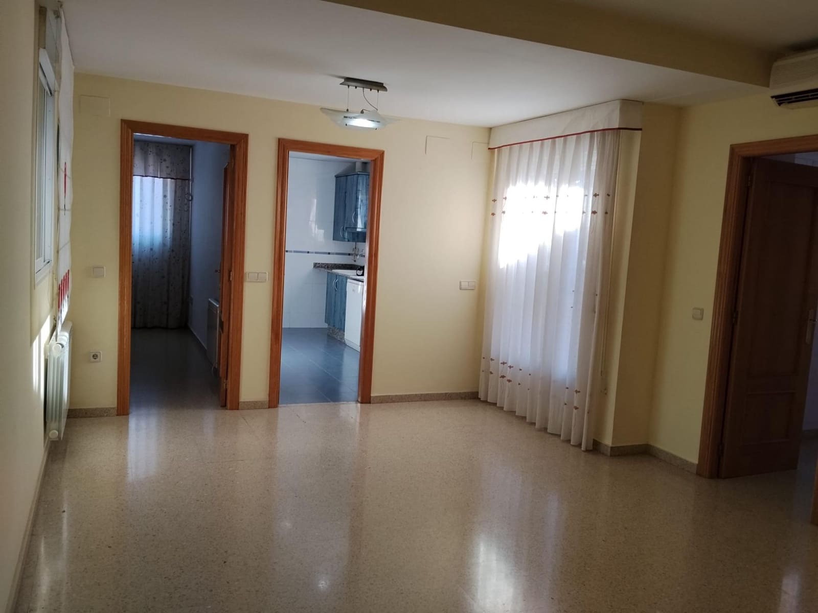 2 Zimmer Penthouse zu vermieten in Bunol - 750 € (Ref: 9518841)