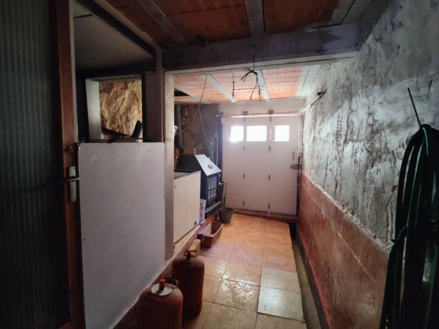 Chalet de 6 habitaciones en Cortes de Pallás en venta - 100.000 € (Ref: 9637493)