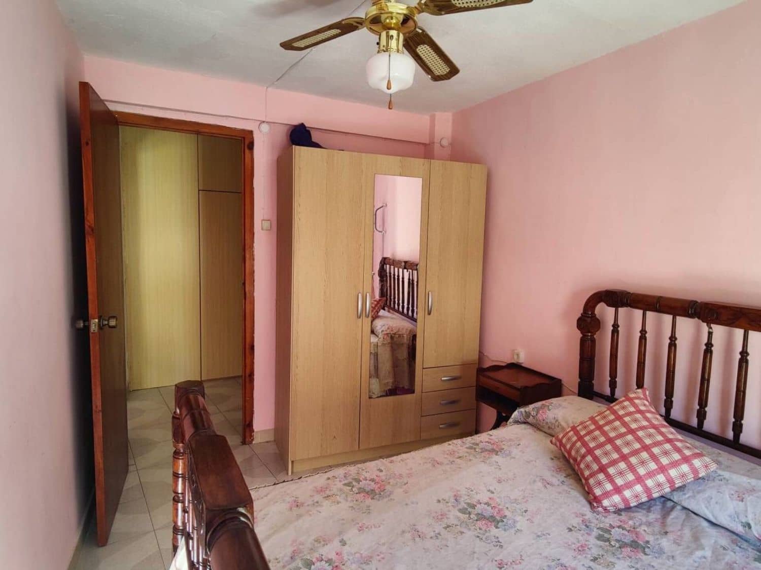 Chalet de 6 habitaciones en Cortes de Pallás en venta - 100.000 € (Ref: 9637493)