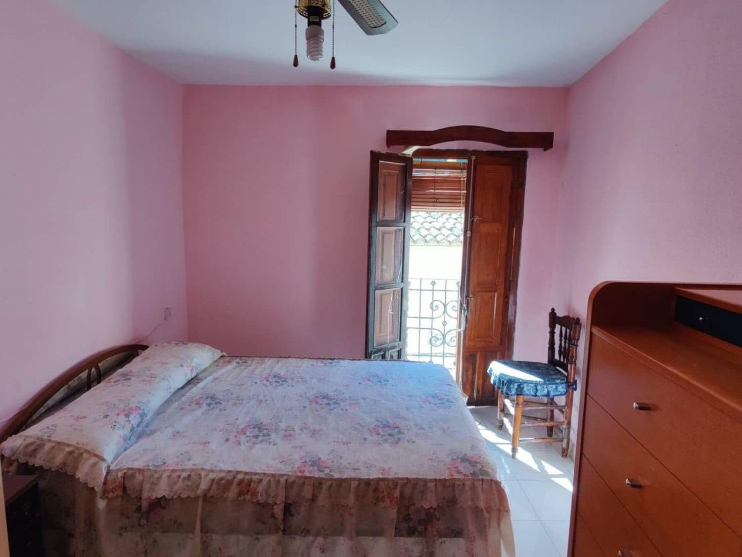 Chalet de 6 habitaciones en Cortes de Pallás en venta - 100.000 € (Ref: 9637493)