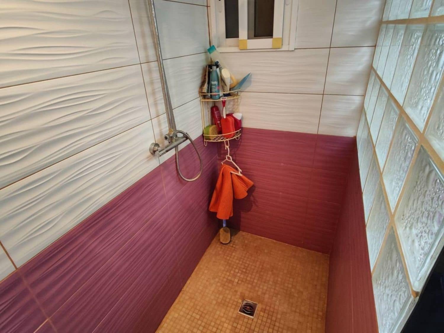 Chalet de 6 habitaciones en Cortes de Pallás en venta - 100.000 € (Ref: 9637493)