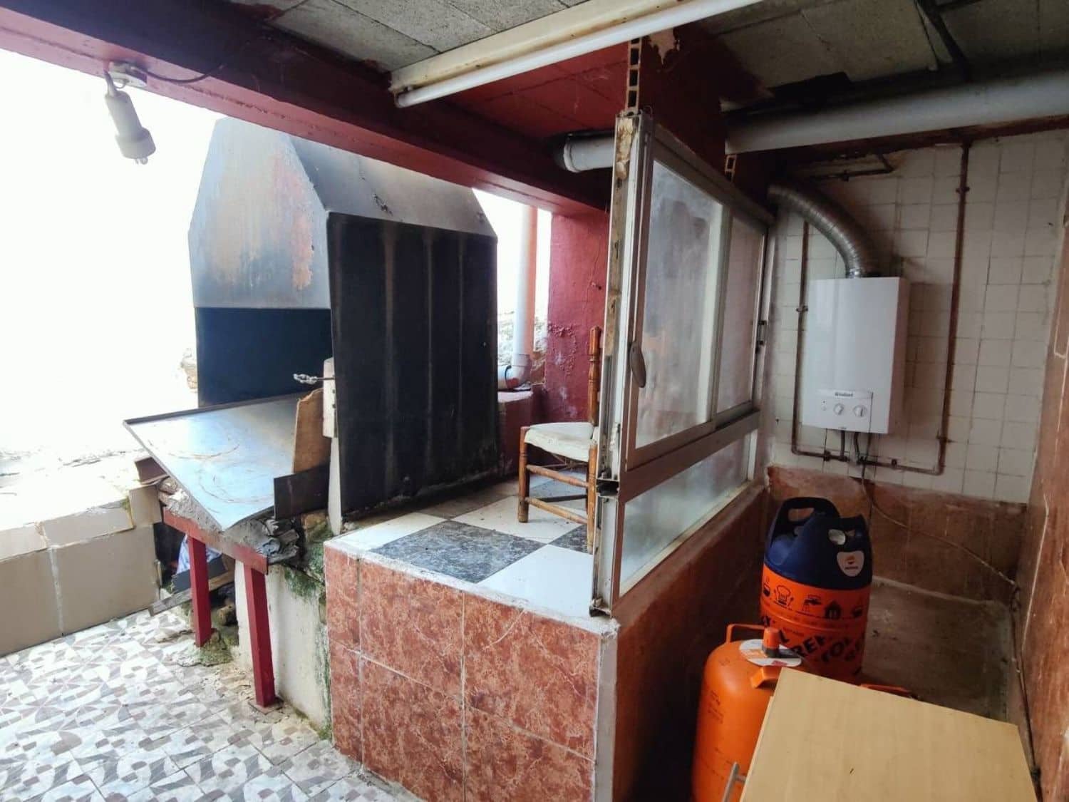 Chalet de 6 habitaciones en Cortes de Pallás en venta - 100.000 € (Ref: 9637493)