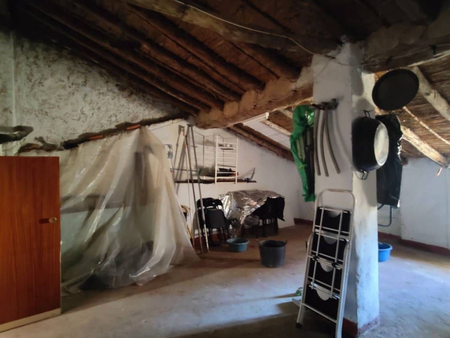 Chalet de 6 habitaciones en Cortes de Pallás en venta - 100.000 € (Ref: 9637493)