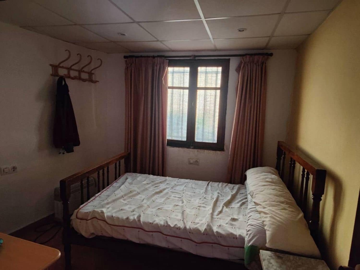 Chalet de 6 habitaciones en Cortes de Pallás en venta - 100.000 € (Ref: 9637493)