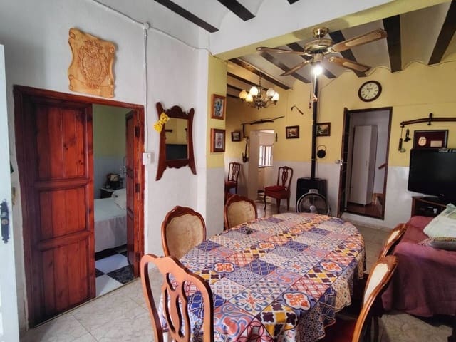 Chalet de 6 habitaciones en Cortes de Pallás en venta - 100.000 € (Ref: 9637493)