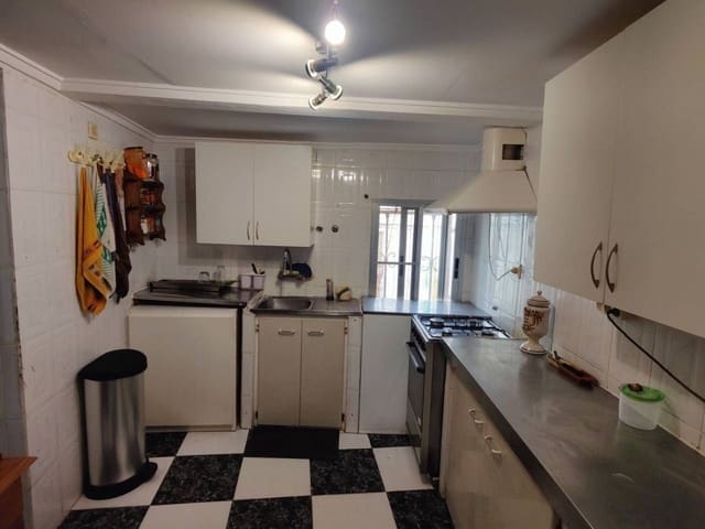 Chalet de 6 habitaciones en Cortes de Pallás en venta - 100.000 € (Ref: 9637493)