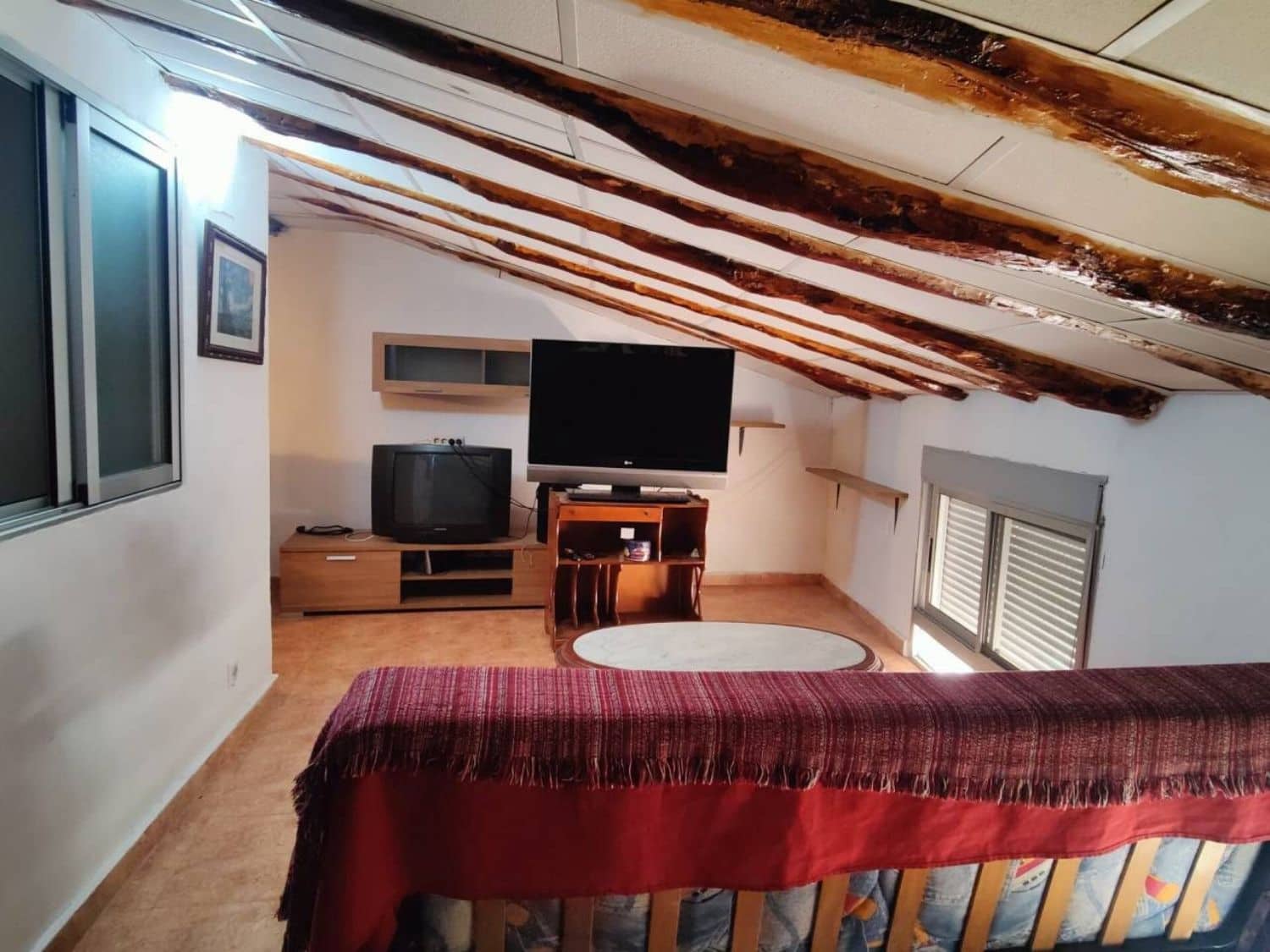 Chalet de 6 habitaciones en Cortes de Pallás en venta - 100.000 € (Ref: 9637493)