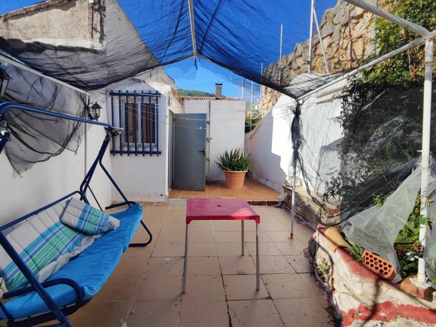 Chalet de 6 habitaciones en Cortes de Pallás en venta - 100.000 € (Ref: 9637493)