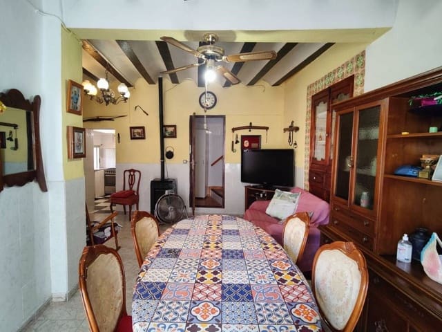 Chalet de 6 habitaciones en Cortes de Pallás en venta - 100.000 € (Ref: 9637493)