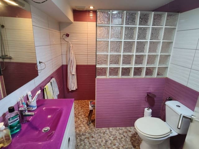 Chalet de 6 habitaciones en Cortes de Pallás en venta - 100.000 € (Ref: 9637493)