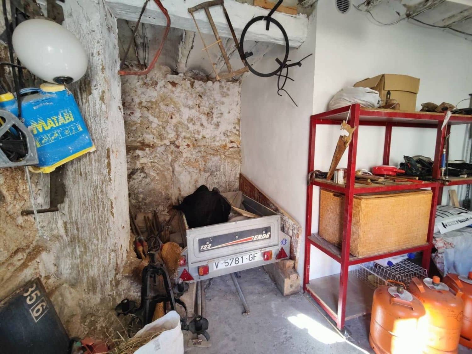 Chalet de 6 habitaciones en Cortes de Pallás en venta - 100.000 € (Ref: 9637493)