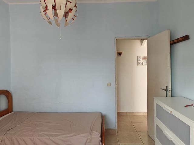 4 bedroom Flat for sale in Yátova - € 105,000 (Ref: 9656008)