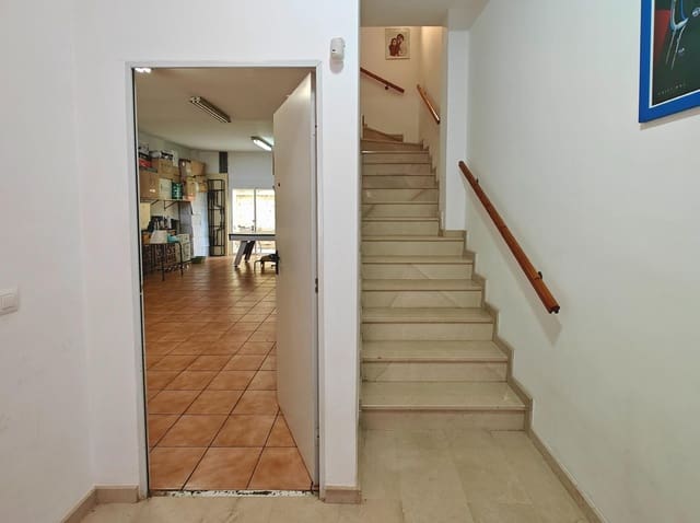 5 chambre Villa/Maison Mitoyenne à vendre à Macastre avec garage - 220 000 € (Ref: 9714863)