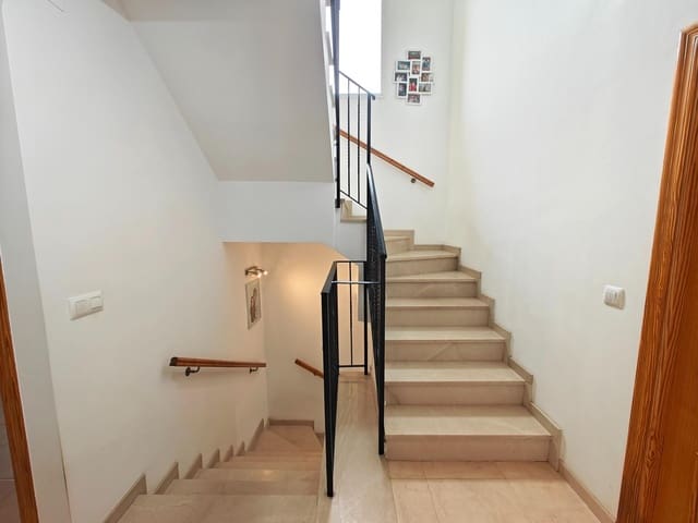 5 chambre Villa/Maison Mitoyenne à vendre à Macastre avec garage - 220 000 € (Ref: 9714863)