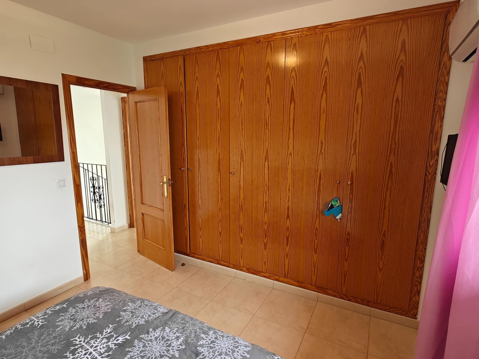 5 bedroom Terraced Villa for sale in Macastre with garage - € 220,000 (Ref: 9714863)