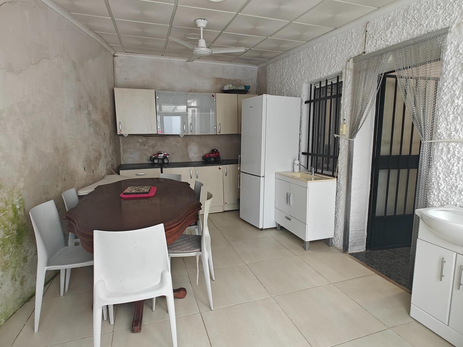 3 slaapkamer Villa te koop in Bunol met garage - € 110.000 (Ref: 9758892)