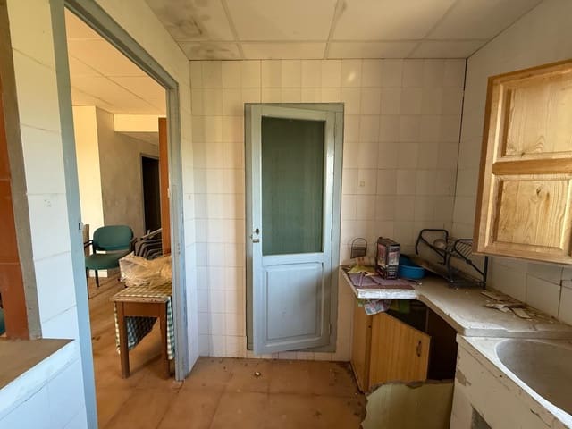 3 slaapkamer Villa te koop in Yátova - € 50.000 (Ref: 9758894)