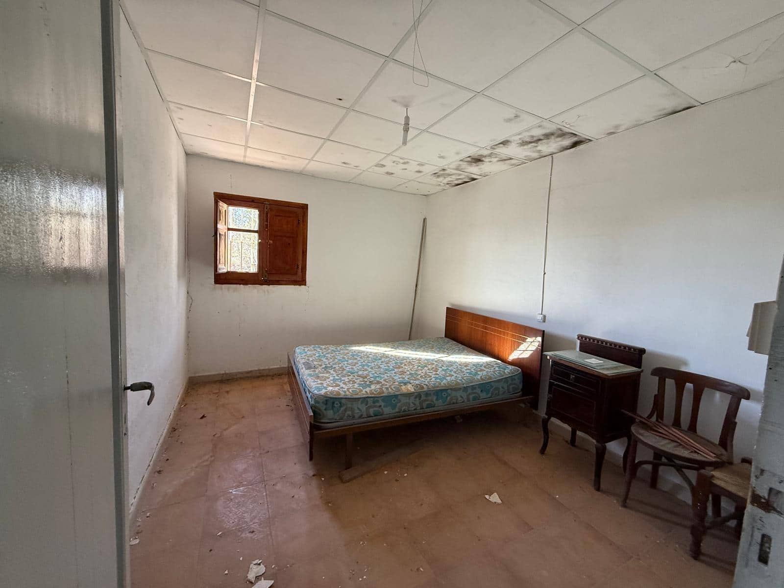 3 slaapkamer Villa te koop in Yatova - € 50.000 (Ref: 9758894)