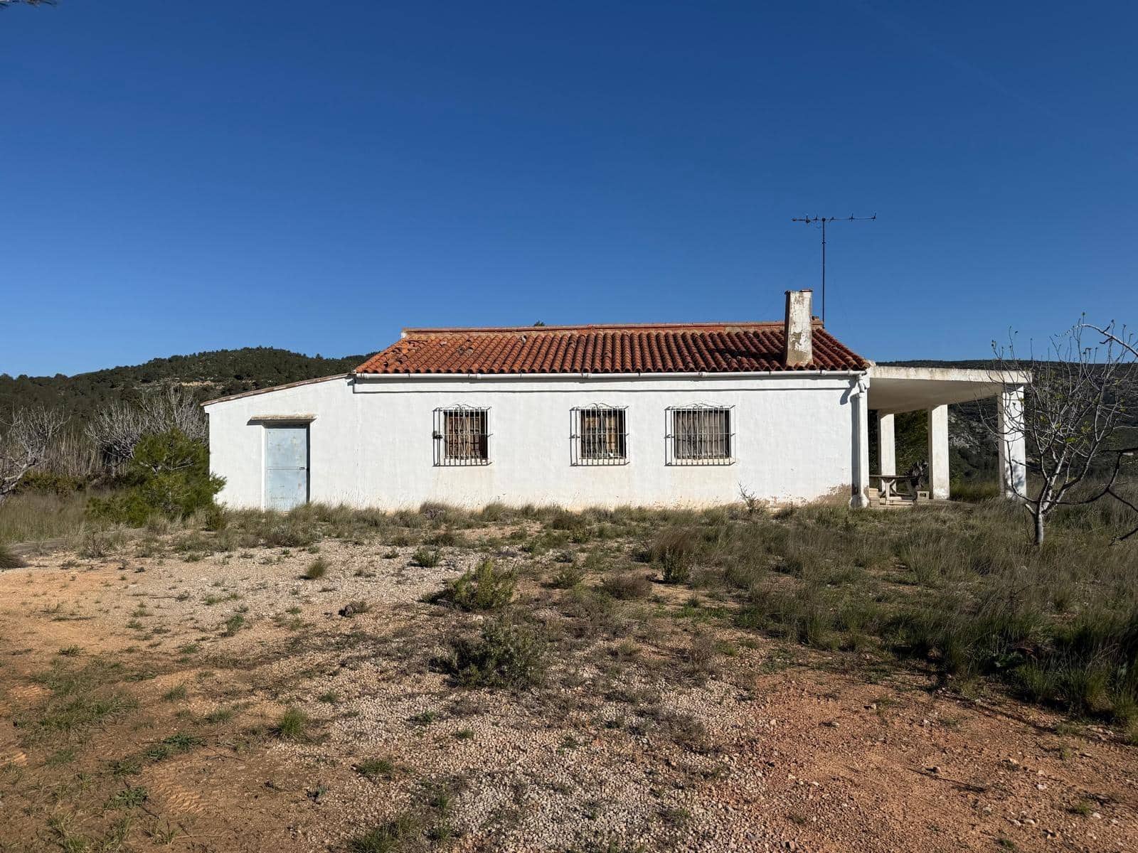 3 slaapkamer Villa te koop in Yatova - € 50.000 (Ref: 9758894)