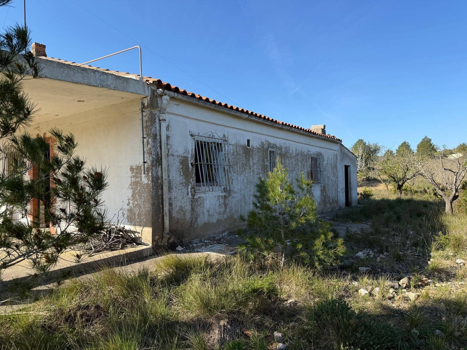 3 slaapkamer Villa te koop in Yatova - € 50.000 (Ref: 9758894)