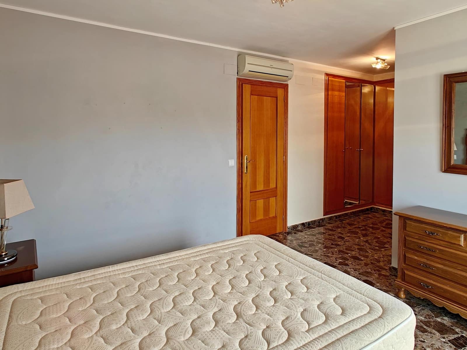 4 makuuhuone Rivitalo myytävänä paikassa Yatova mukana 
autotalli - 245 000 € (Ref: 9758895)