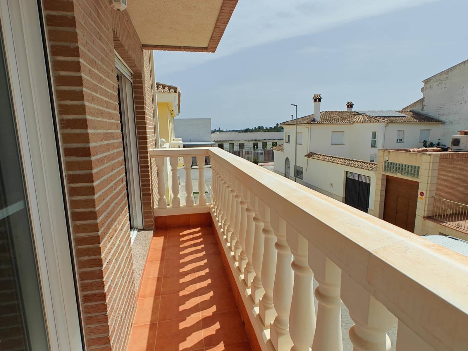 4 makuuhuone Rivitalo myytävänä paikassa Yatova mukana 
autotalli - 245 000 € (Ref: 9758895)