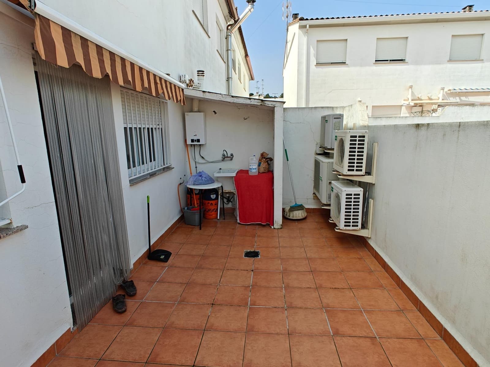 4 makuuhuone Rivitalo myytävänä paikassa Yatova mukana 
autotalli - 245 000 € (Ref: 9758895)