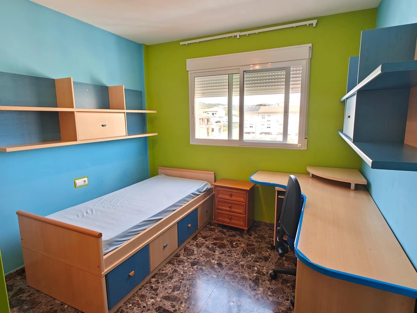 4 makuuhuone Rivitalo myytävänä paikassa Yatova mukana 
autotalli - 245 000 € (Ref: 9758895)