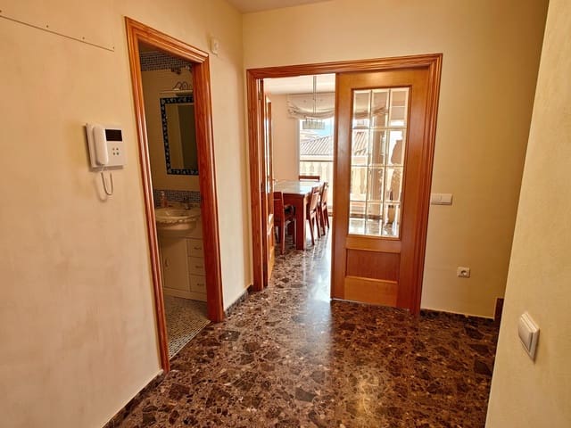 4 makuuhuone Rivitalo myytävänä paikassa Yátova mukana 
autotalli - 245 000 € (Ref: 9758895)