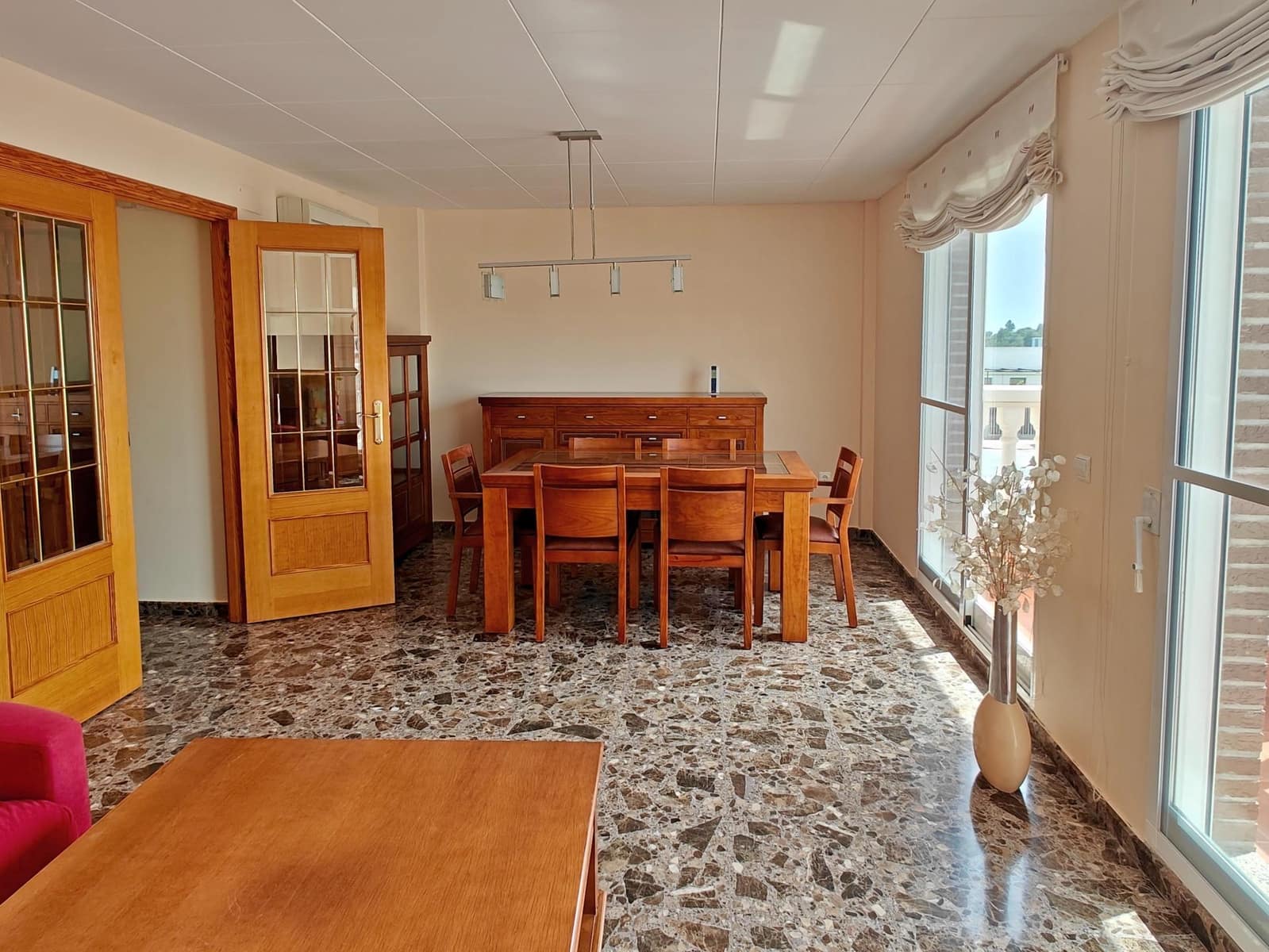 4 makuuhuone Rivitalo myytävänä paikassa Yatova mukana 
autotalli - 245 000 € (Ref: 9758895)