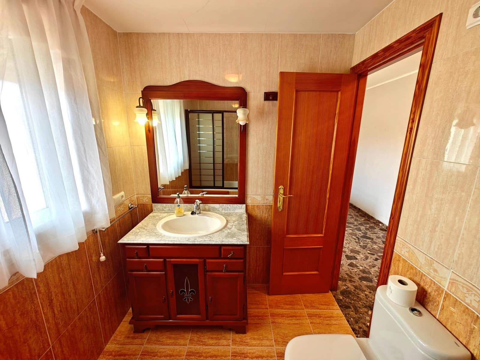 4 makuuhuone Rivitalo myytävänä paikassa Yatova mukana 
autotalli - 245 000 € (Ref: 9758895)