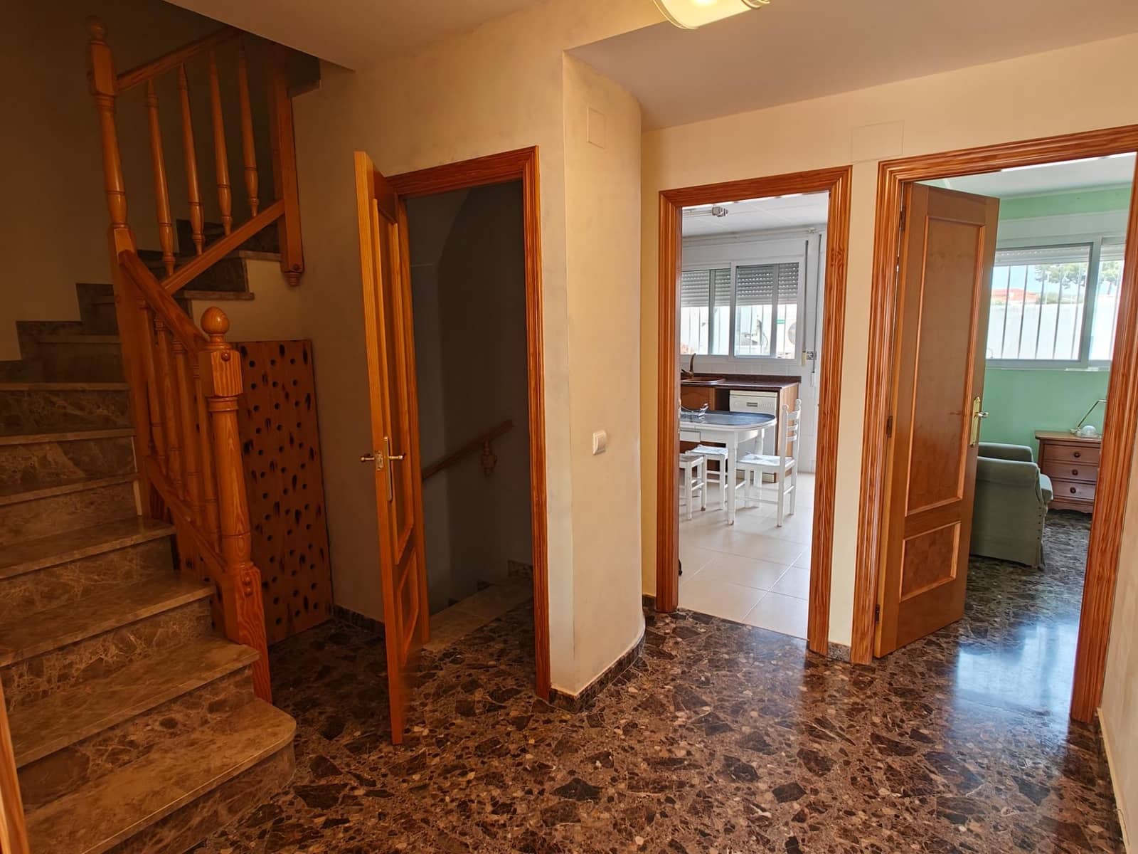 4 soveværelse Rækkehus til salg i Yatova med garage - € 245.000 (Ref: 9758895)