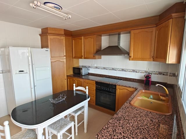 4 soveværelse Rækkehus til salg i Yátova med garage - € 245.000 (Ref: 9758895)