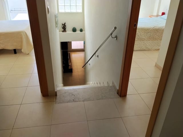 3 sovrum Radhus till salu i Alborache med garage - 210 000 € (Ref: 9790982)