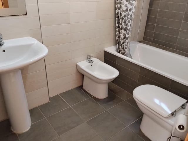 3 sovrum Radhus till salu i Alborache med garage - 210 000 € (Ref: 9790982)