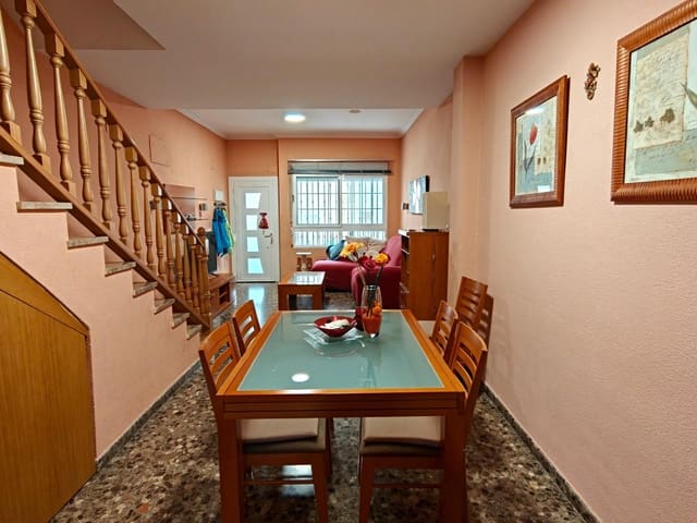 3 slaapkamer Rijtjeshuis te koop in Buñol - € 180.000 (Ref: 9818129)
