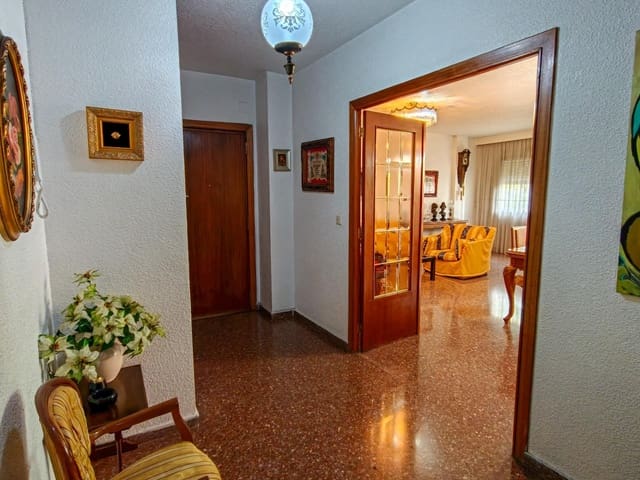 4 soveværelse Lejlighed til salg i Patraix, Valencia by med garage - € 495.000 (Ref: 9829032)