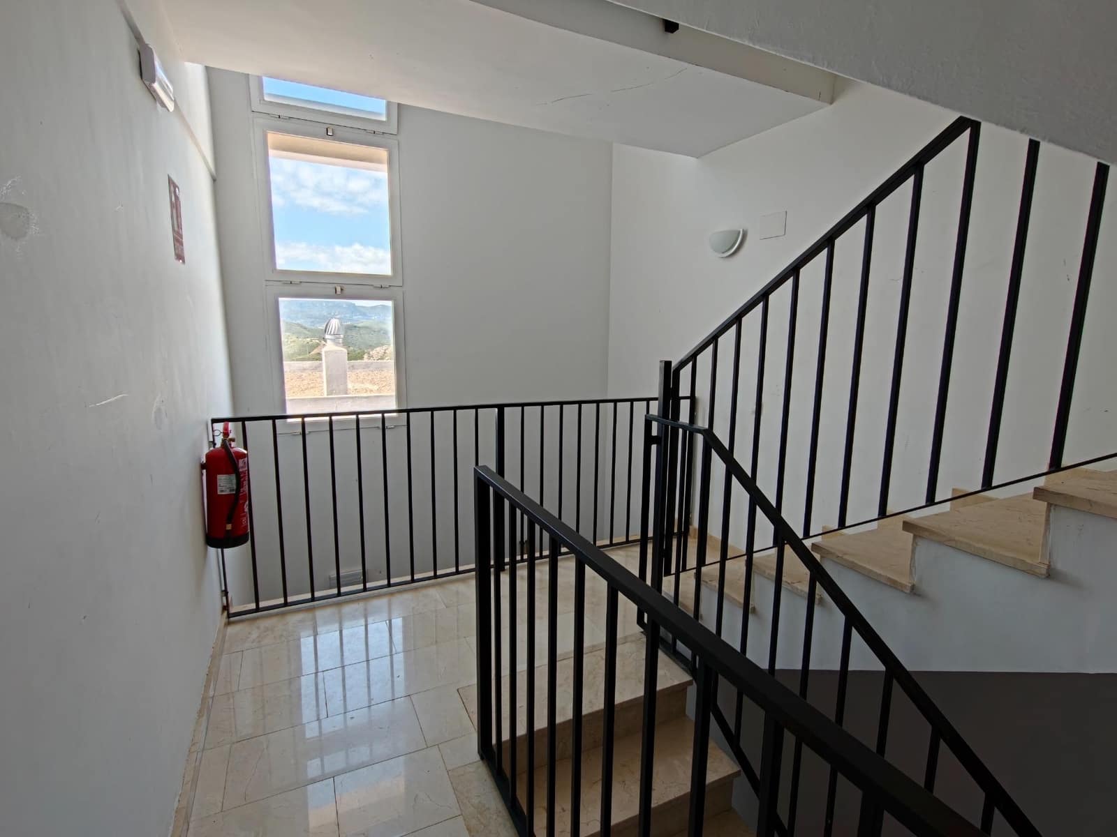 2 bedroom Flat for sale in Cortes de Pallas with garage - € 75,000 (Ref: 9831299)