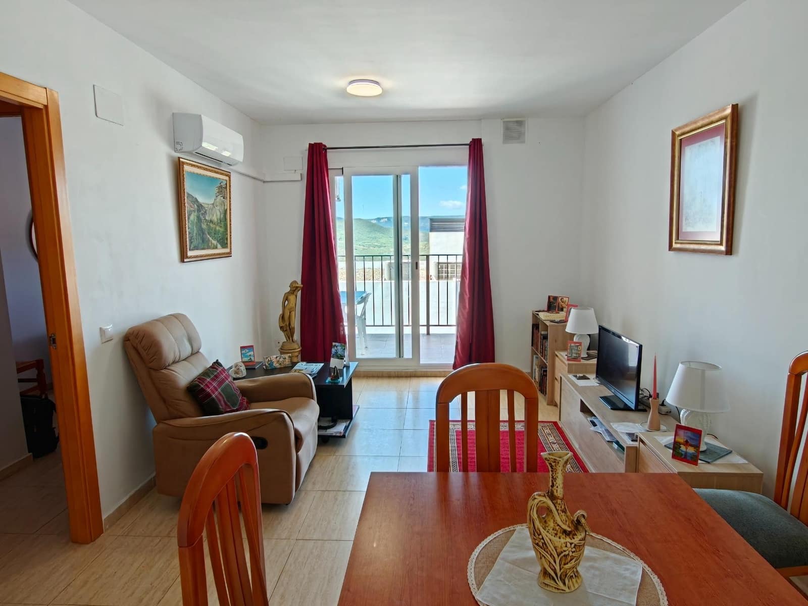 2 bedroom Flat for sale in Cortes de Pallas with garage - € 75,000 (Ref: 9831299)