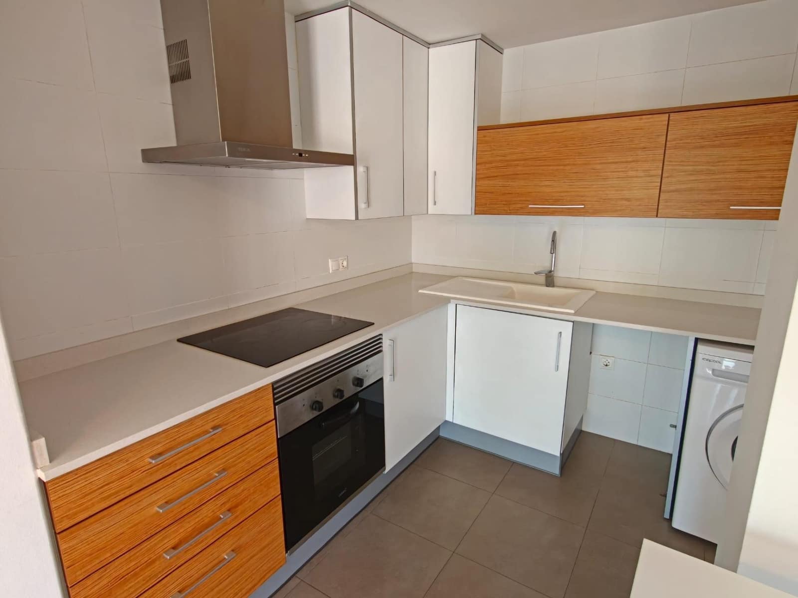 2 bedroom Flat for rent in Bunol with garage - € 750 (Ref: 9851692)