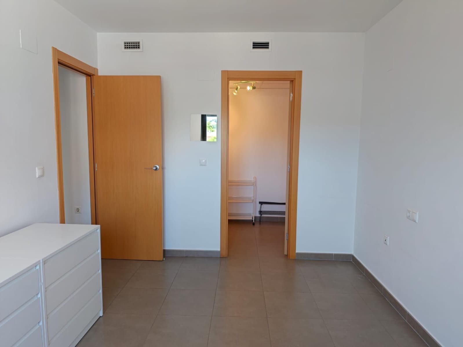 2 bedroom Flat for rent in Bunol with garage - € 750 (Ref: 9851692)