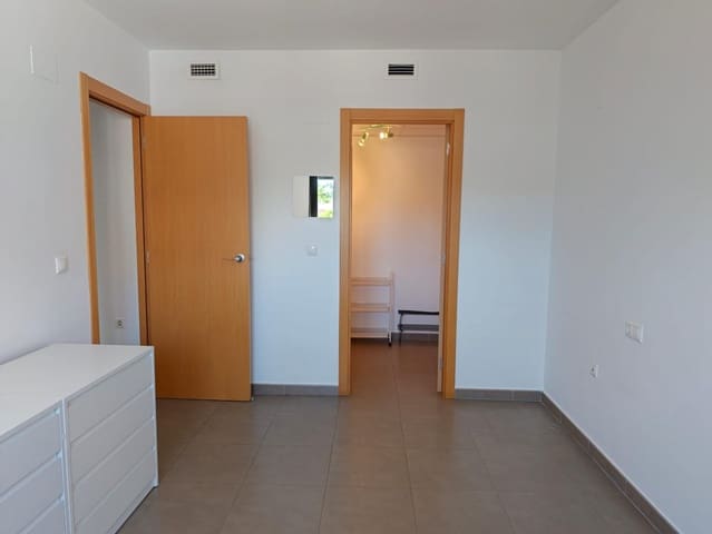 2 bedroom Flat for rent in Buñol with garage - € 750 (Ref: 9851692)