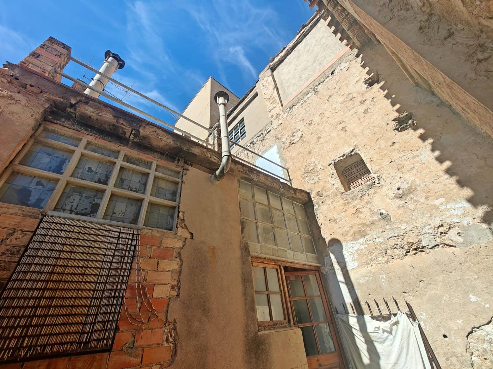 3 bedroom Townhouse for sale in Bunol with garage - € 95,000 (Ref: 9860042)