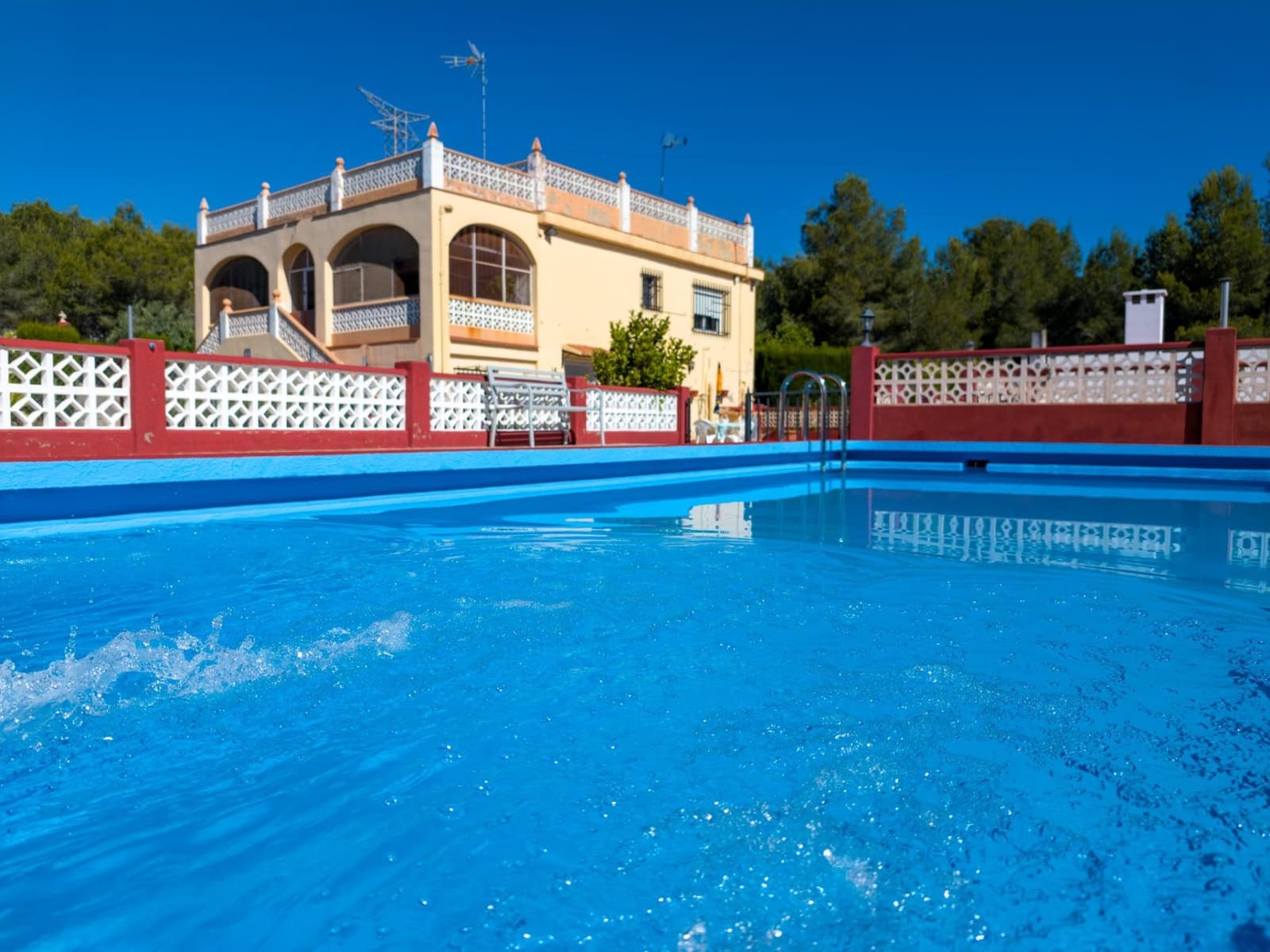 Chalet de 3 habitaciones en Buñol en venta con piscina garaje - 230.000 € (Ref: 9865128)