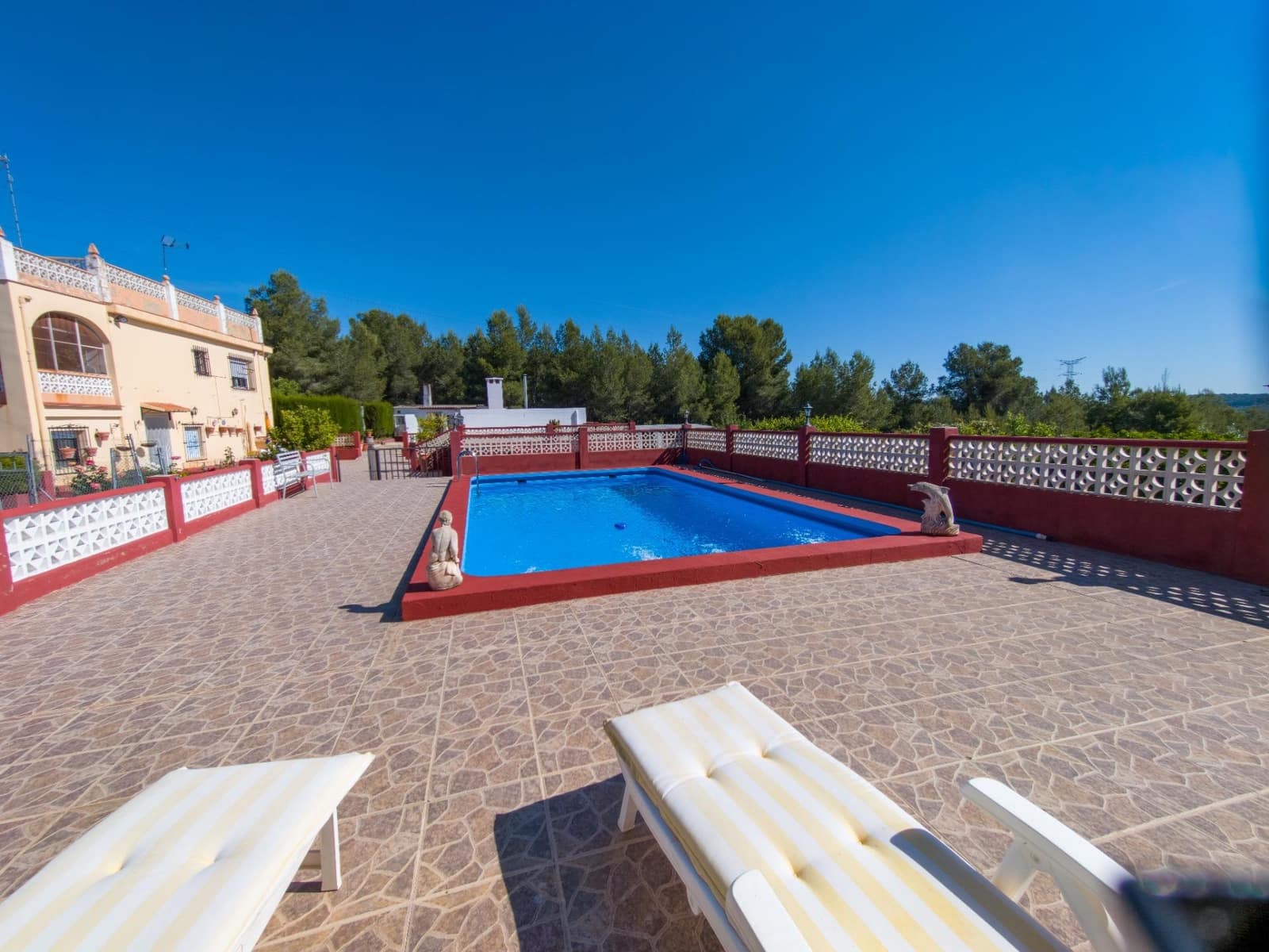 Chalet de 3 habitaciones en Buñol en venta con piscina garaje - 230.000 € (Ref: 9865128)