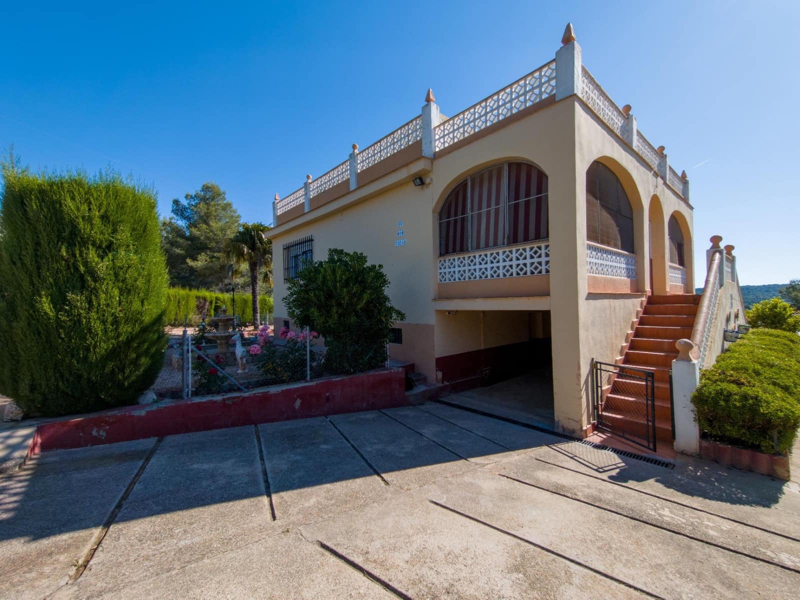 Chalet de 3 habitaciones en Buñol en venta con piscina garaje - 230.000 € (Ref: 9865128)